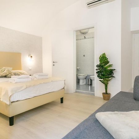 White Candia Guesthouse Rom Exterior foto